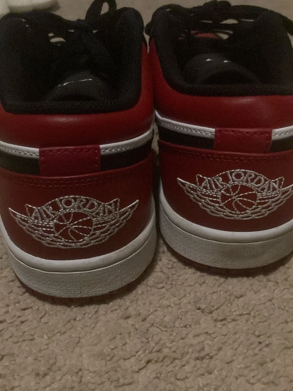 -Jordan Low-Top Sneakers in Black/Red/White-